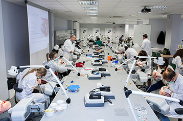 Laboratorio de simuladores Odontología preclínica Universidad Europea de Madrid